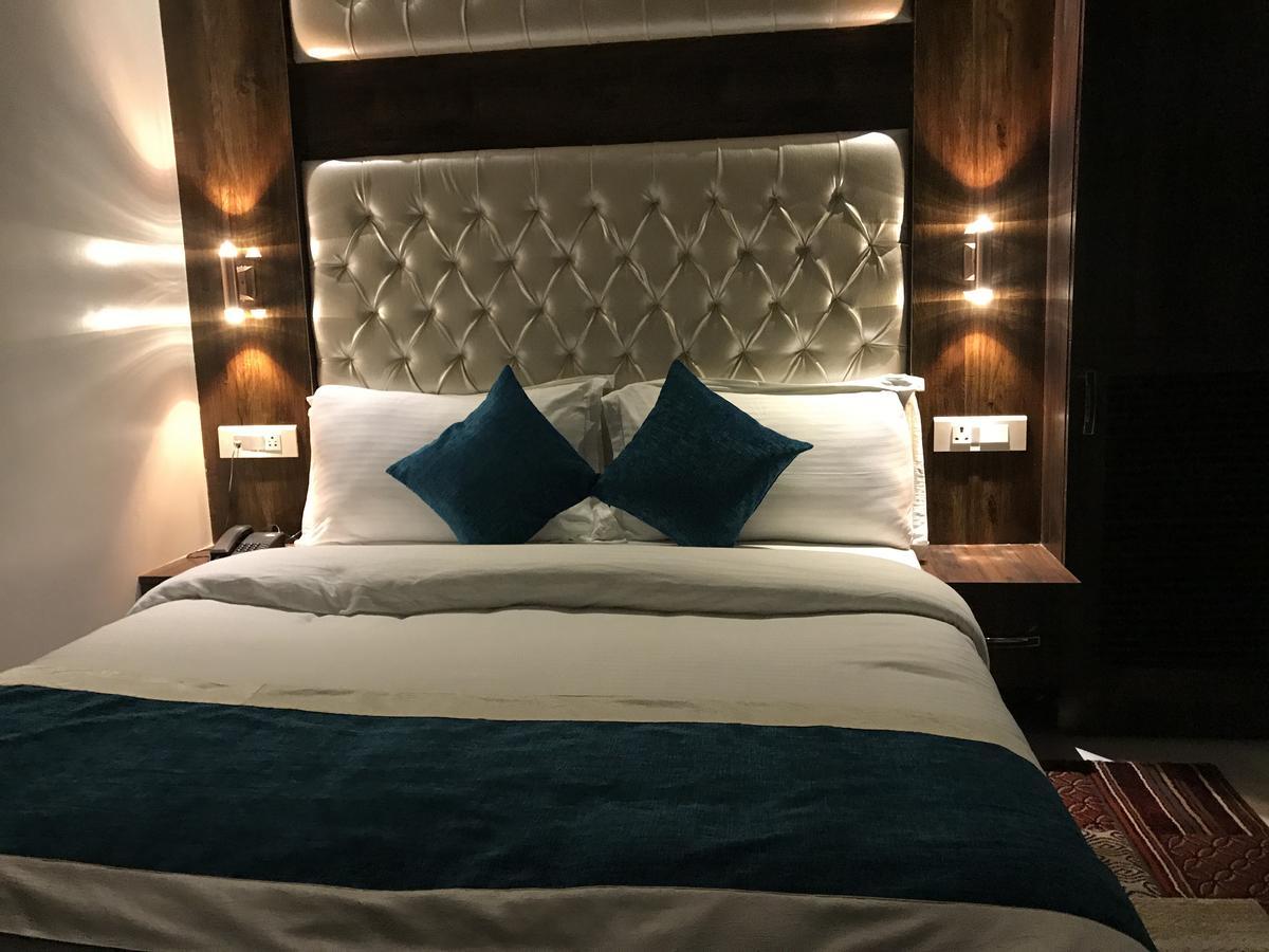 קאנפור Hotel Mmk מראה חיצוני תמונה