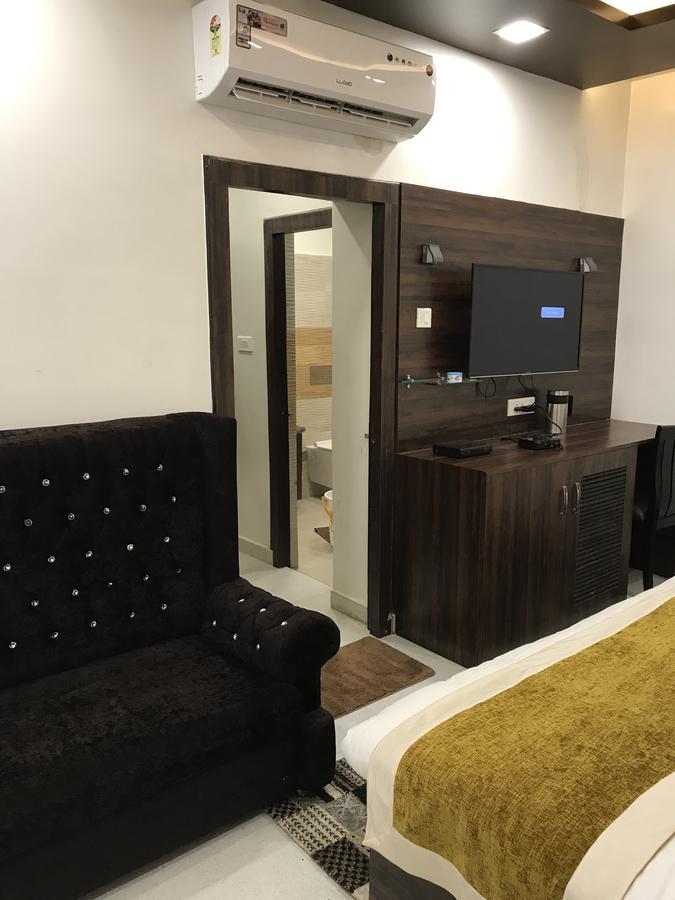 קאנפור Hotel Mmk מראה חיצוני תמונה