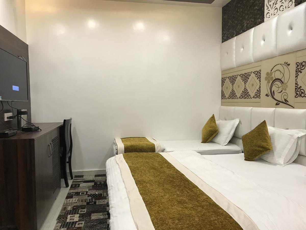 קאנפור Hotel Mmk מראה חיצוני תמונה