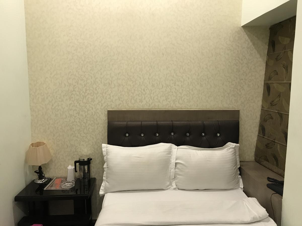 קאנפור Hotel Mmk מראה חיצוני תמונה