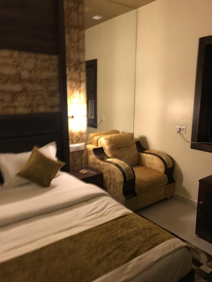 קאנפור Hotel Mmk מראה חיצוני תמונה