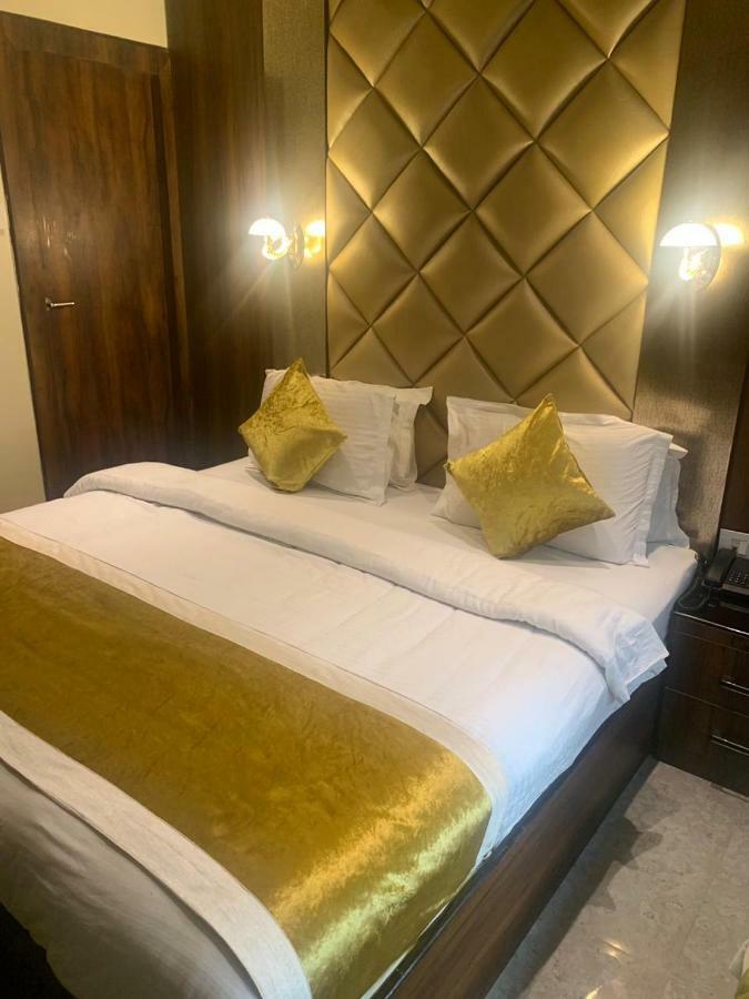 קאנפור Hotel Mmk מראה חיצוני תמונה