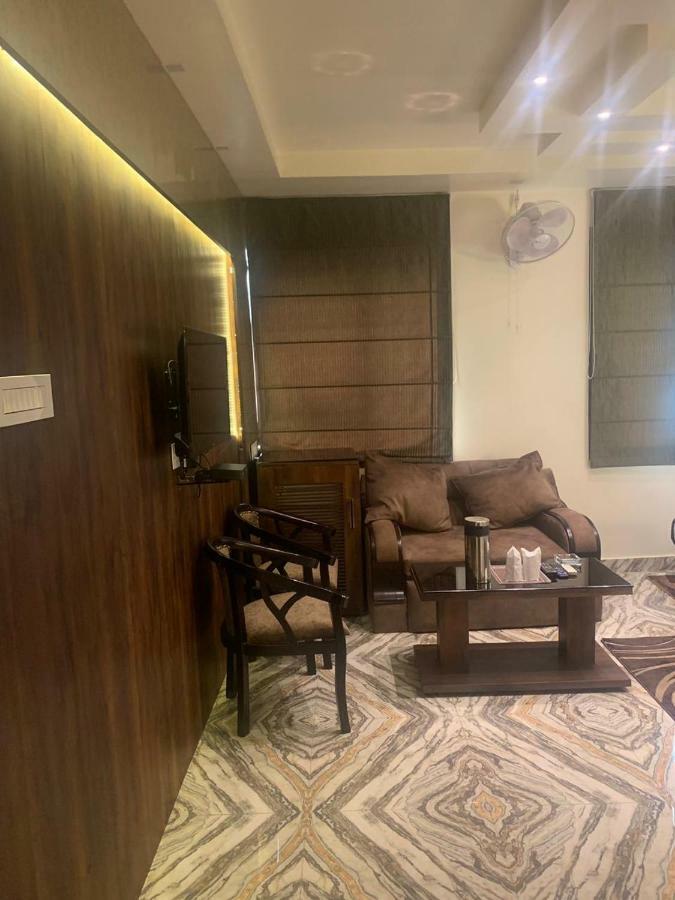 קאנפור Hotel Mmk מראה חיצוני תמונה
