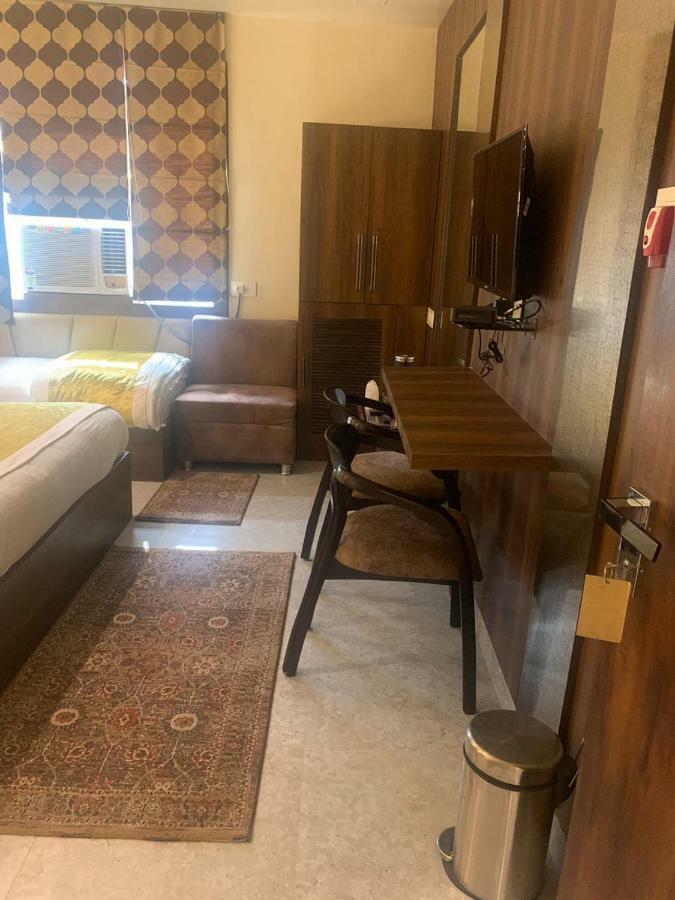 קאנפור Hotel Mmk מראה חיצוני תמונה