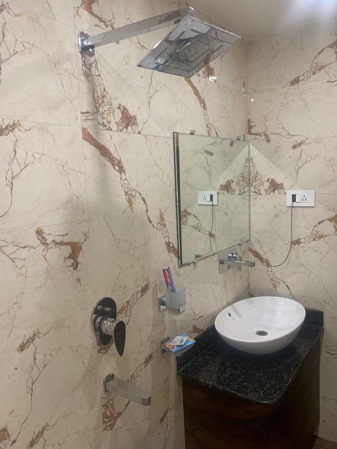 קאנפור Hotel Mmk מראה חיצוני תמונה