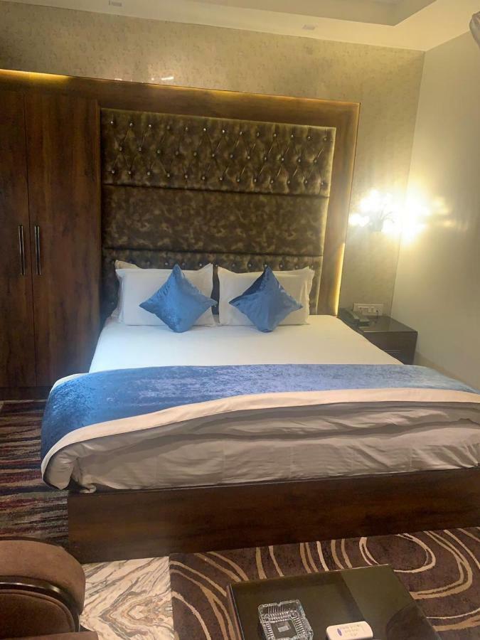 קאנפור Hotel Mmk מראה חיצוני תמונה