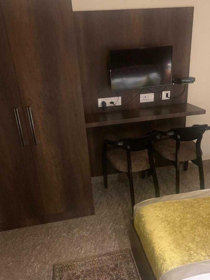 קאנפור Hotel Mmk מראה חיצוני תמונה