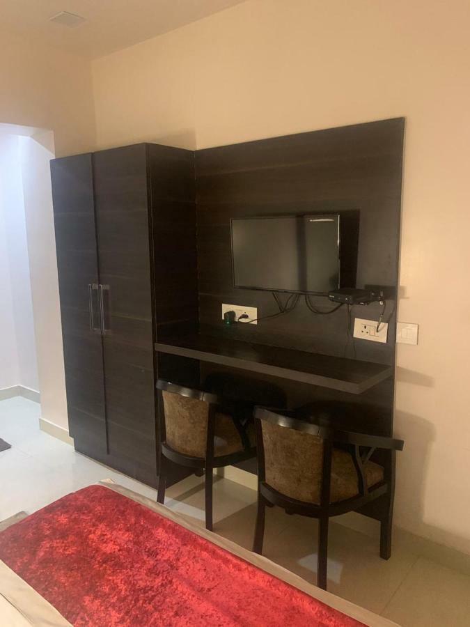 קאנפור Hotel Mmk מראה חיצוני תמונה