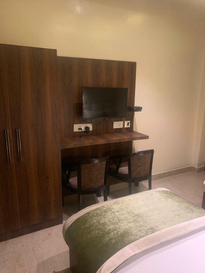 קאנפור Hotel Mmk מראה חיצוני תמונה